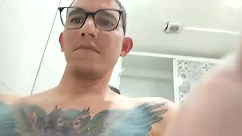 jorgeluis_3088 online show from February 17, 8:41 pm