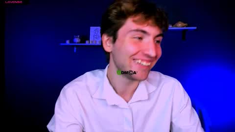 joseph_bear_ online show from November 4, 8:32 pm