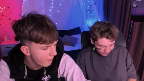 joseph_bear_ online show from December 17, 9:10 pm