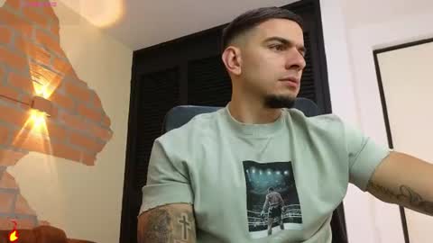 josh_miller01 online show from June 16, 1:35 pm