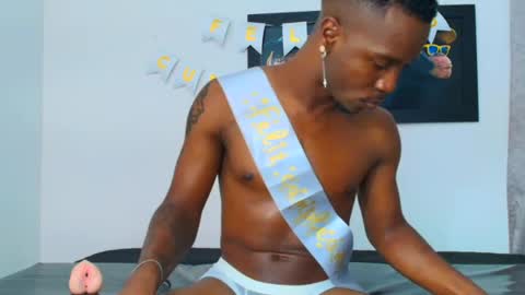 jotablackxl online show from August 9, 5:02 am