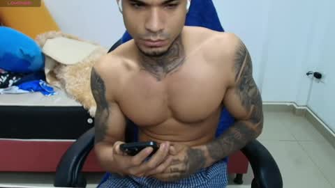 juan_gomez_1 online show from June 9, 11:01 am