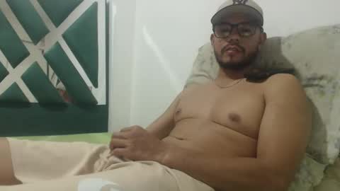 juanfe_style online show from March 19, 12:47 am