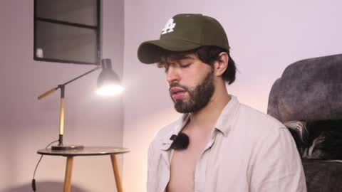 juanmilano online show from May 25, 12:39 am