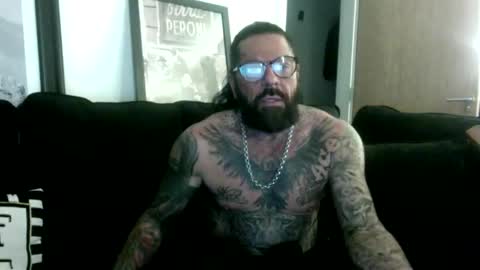 jules23tats online show from March 8, 5:28 pm