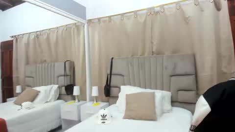 Snapshot of julian_billy chatting on January 5, 11:37 am julian billy online show from January 5, 11:37 am