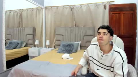 Snapshot of julian_billy chatting on January 11, 11:34 am julian billy online show from January 11, 11:34 am