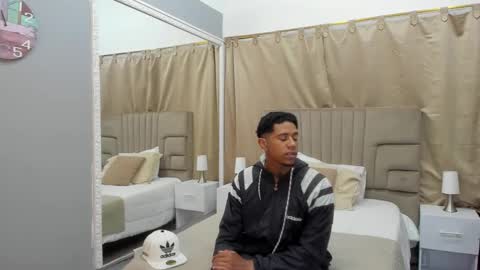 Snapshot of julian_billy chatting on March 6, 11:25 am julian billy online show from March 6, 11:25 am