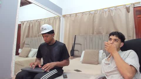 Snapshot of julian_billy chatting on December 26, 11:43 am julian billy online show from December 26, 11:43 am