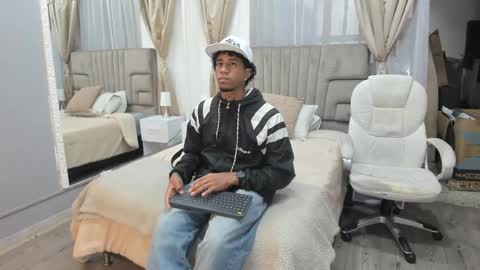 Snapshot of julian_billy chatting on December 17, 11:28 am julian billy online show from December 17, 11:28 am