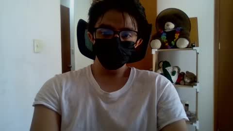 Snapshot of julian_mora7 chatting on March 9, 7:37 pm Julian Mora online show from March 9, 7:37 pm