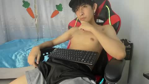 Julian online show from April 10, 7:10 pm