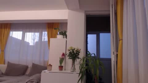 JulianRoyce online show from March 10, 4:24 pm