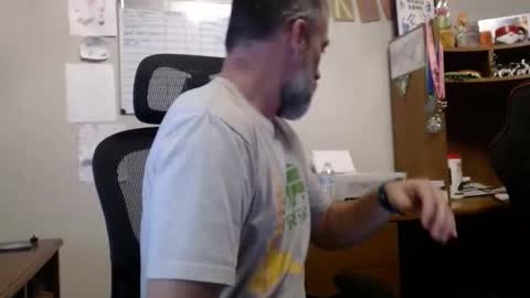 Your Zaddy online show from November 16, 7:43 am