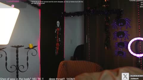 Snapshot of just_your_dreamboy chatting on October 22, 11:52 pm Maxi online show from October 22, 11:52 pm