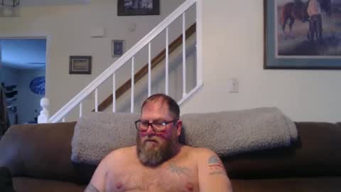 Snapshot of justaguyandnaked chatting on January 17, 9:43 pm justaguyandnaked online show from January 17, 9:43 pm