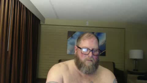 Snapshot of justaguyandnaked chatting on December 11, 12:45 am justaguyandnaked online show from December 11, 12:45 am