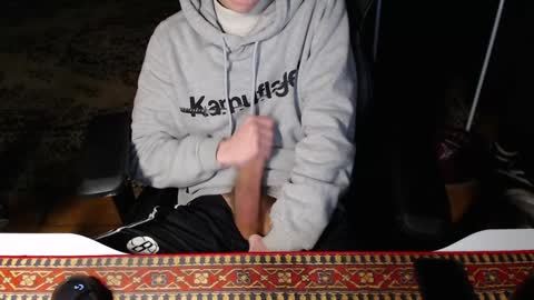 justchillinxo online show from January 17, 8:15 pm