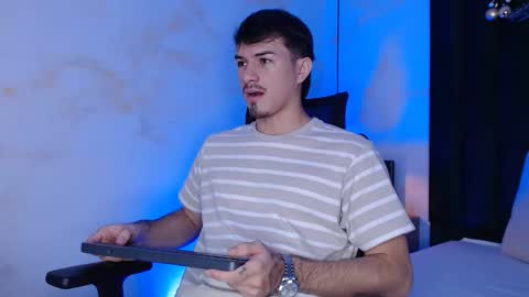 Justin online show from February 3, 8:03 pm