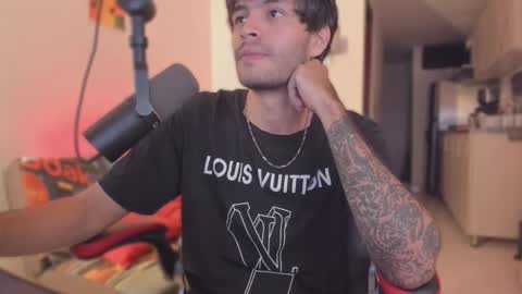 Diego online show from November 8, 11:30 pm