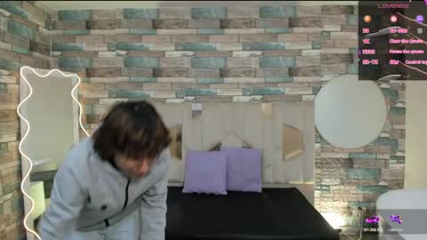  justin  online show from April 19, 11:31 am