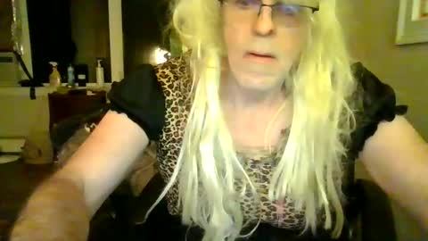 Snapshot of justinefox chatting on October 25, 11:50 pm justinefox online show from October 25, 11:50 pm