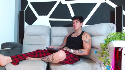 justinfuller_31 online show from November 28, 11:28 pm