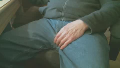 Snapshot of justme39057 chatting on January 29, 9:28 pm Justme39057 online show from January 29, 9:28 pm