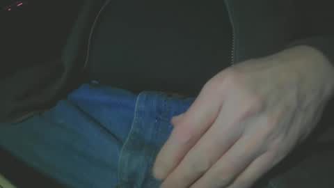 Snapshot of justme39057 chatting on December 21, 3:25 am Justme39057 online show from December 21, 3:25 am