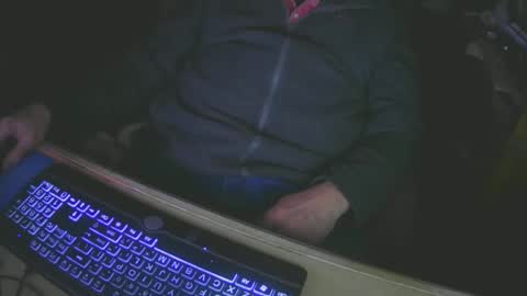 Snapshot of justme39057 chatting on January 3, 9:57 pm Justme39057 online show from January 3, 9:57 pm