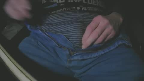 Snapshot of justme39057 chatting on January 13, 6:38 pm Justme39057 online show from January 13, 6:38 pm