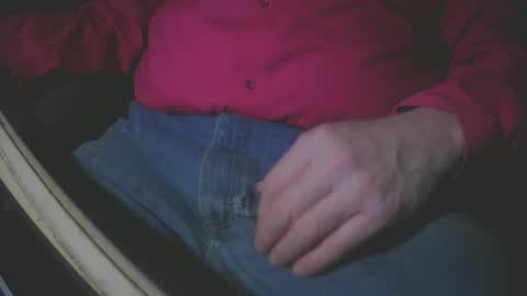 Snapshot of justme39057 chatting on February 25, 6:42 pm Justme39057 online show from February 25, 6:42 pm