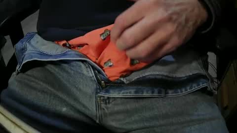 Snapshot of justme39057 chatting on October 22, 7:05 pm Justme39057 online show from October 22, 7:05 pm