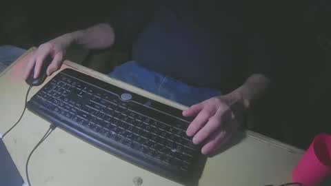 Snapshot of justme39057 chatting on January 19, 8:09 pm Justme39057 online show from January 19, 8:09 pm