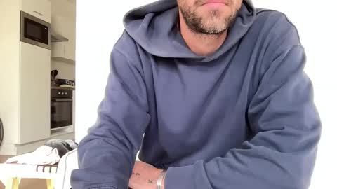 justmeandyou00 online show from December 2, 12:05 pm