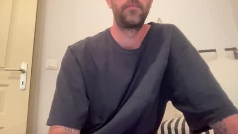 justmeandyou00 online show from March 14, 10:44 am