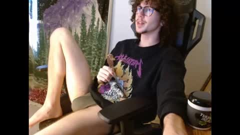 juststonie online show from December 1, 1:03 pm