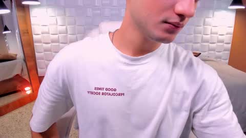 kaelswitch online show from December 19, 8:50 pm