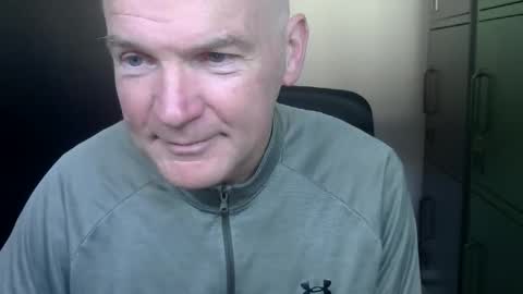 Robbie online show from March 1, 9:09 am