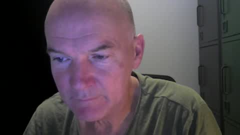 Robbie online show from December 1, 5:43 am