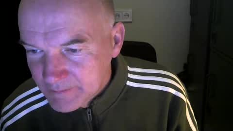 Robbie online show from December 15, 6:07 am