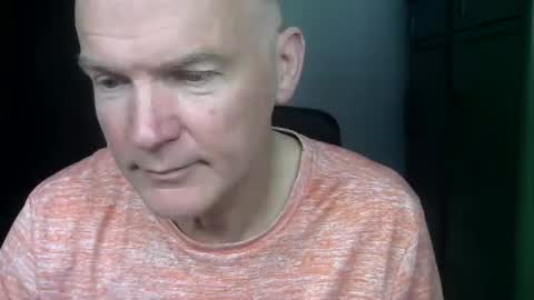 Robbie online show from May 2, 8:17 am