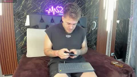 Snapshot of keane_lee chatting on October 24, 11:34 am Keane online show from October 24, 11:34 am