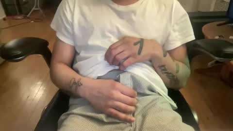 Keesey23 online show from April 6, 12:18 am