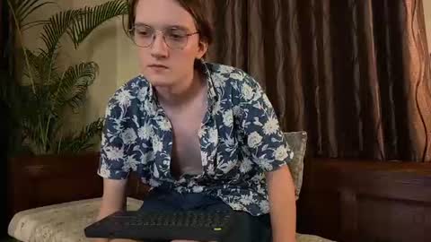 Kelly online show from June 23, 5:38 pm