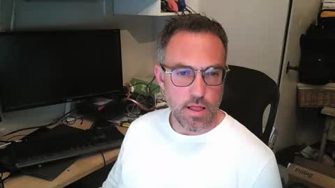 kelvin06133 online show from April 12, 9:16 pm