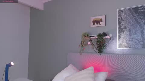   online show from March 24, 11:26 am