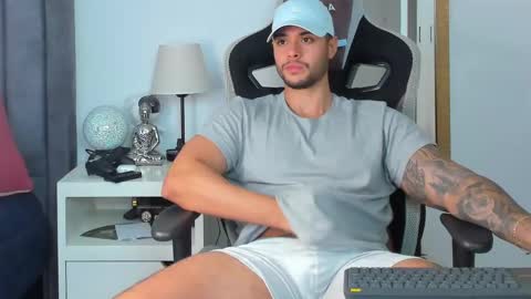 ken_mailik online show from November 12, 6:41 am