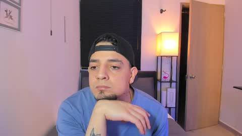 kendel_dimitri online show from April 19, 4:12 am