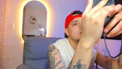 kendel_dimitri online show from February 4, 3:34 am